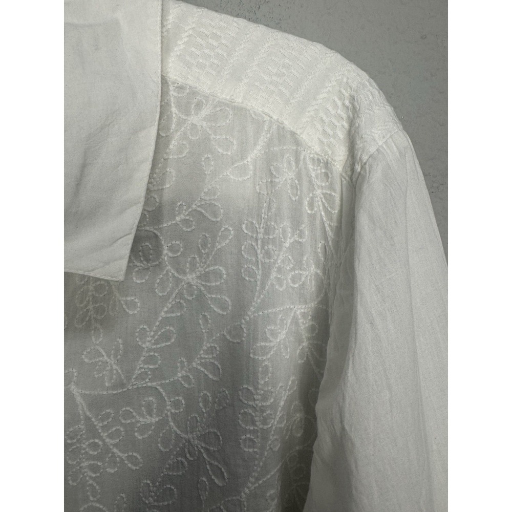 Chico's Size 3 US XL Blouse White Embroidered 100% Cotton Summer Shirt Button Up - Picture 3 of 5